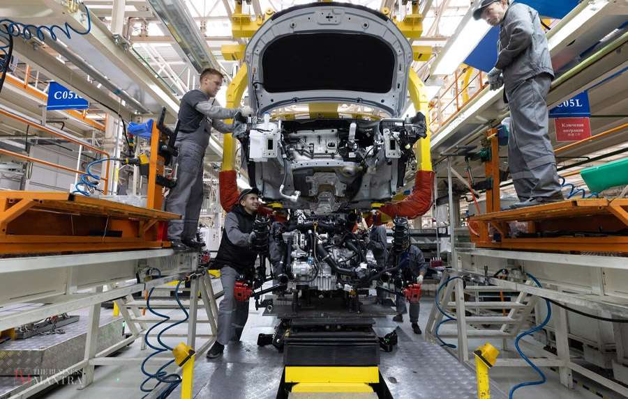 is auto manufacturing a good career path